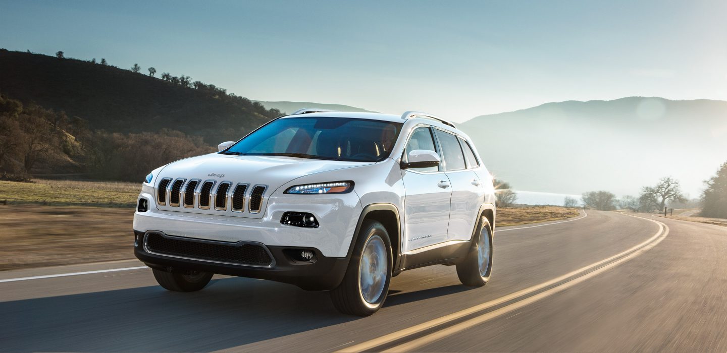 2018 Jeep Cherokee White Front Exterior
